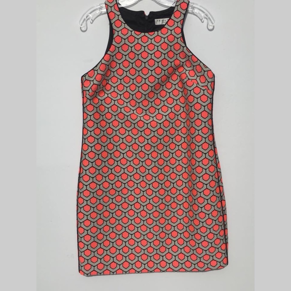 Trina Turk ‘Rosalyn’ Geo-Print Sheath - Picture 3 of 4